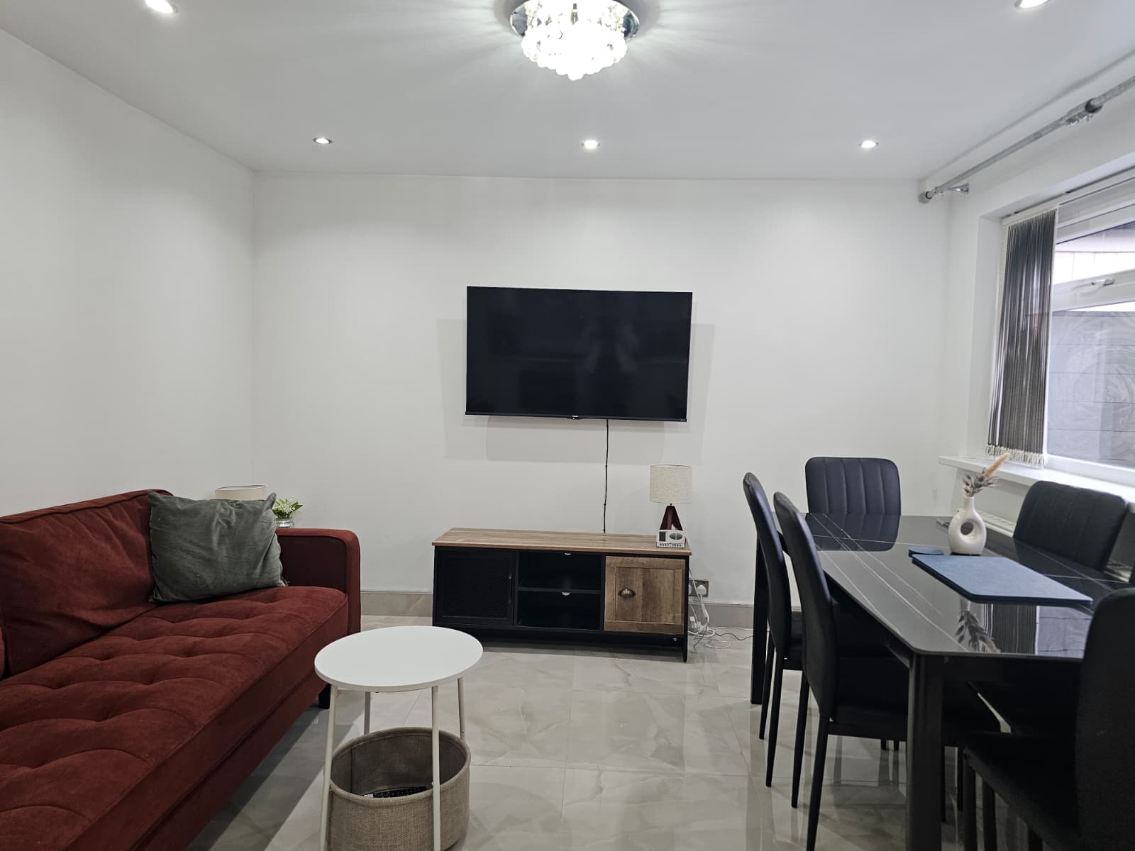 Bright & Stylish 3BR Home Near Manchester Centre - Image 4