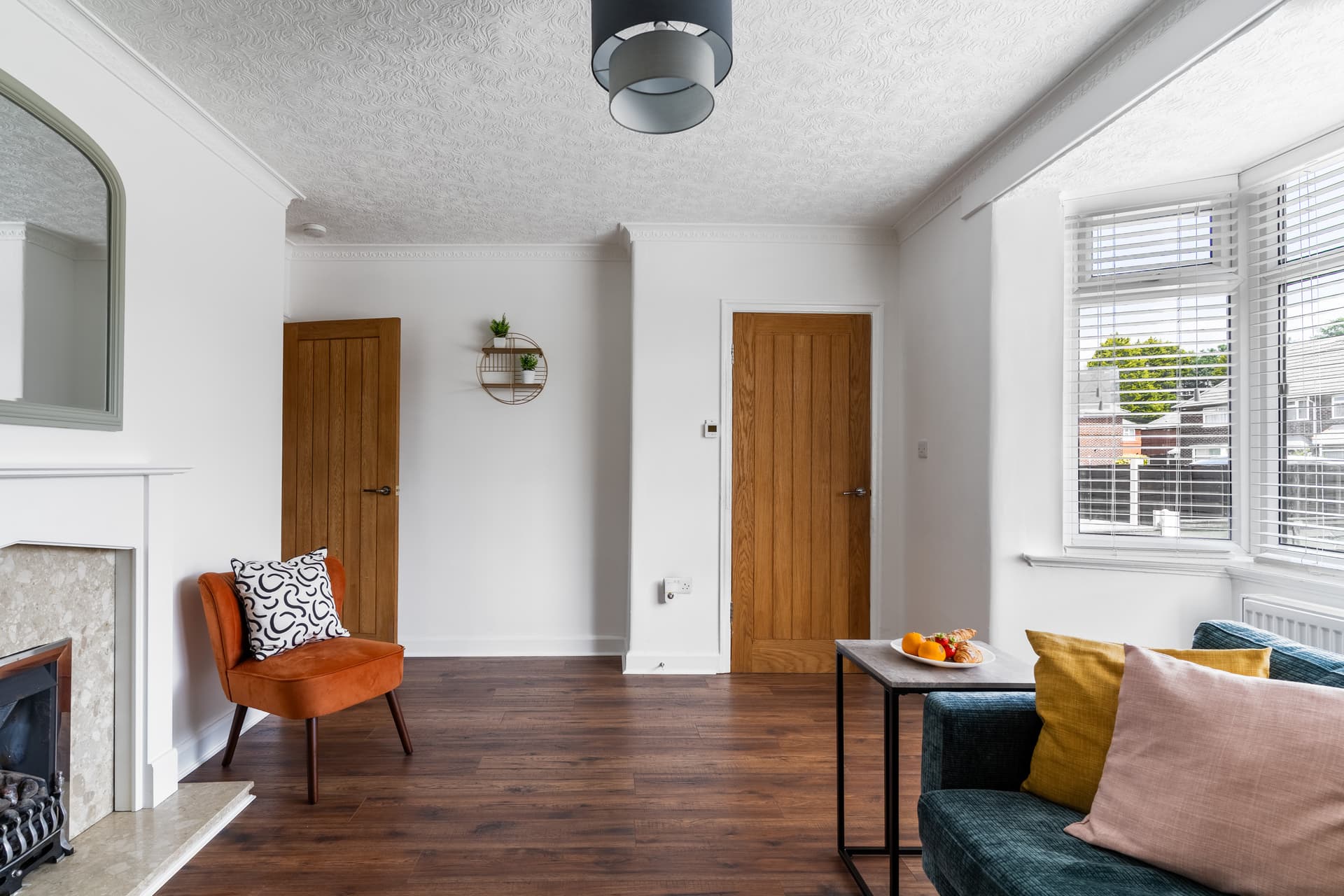 3-Bedroom House w/ Free Parking, Near MAN Airport! - Image 3