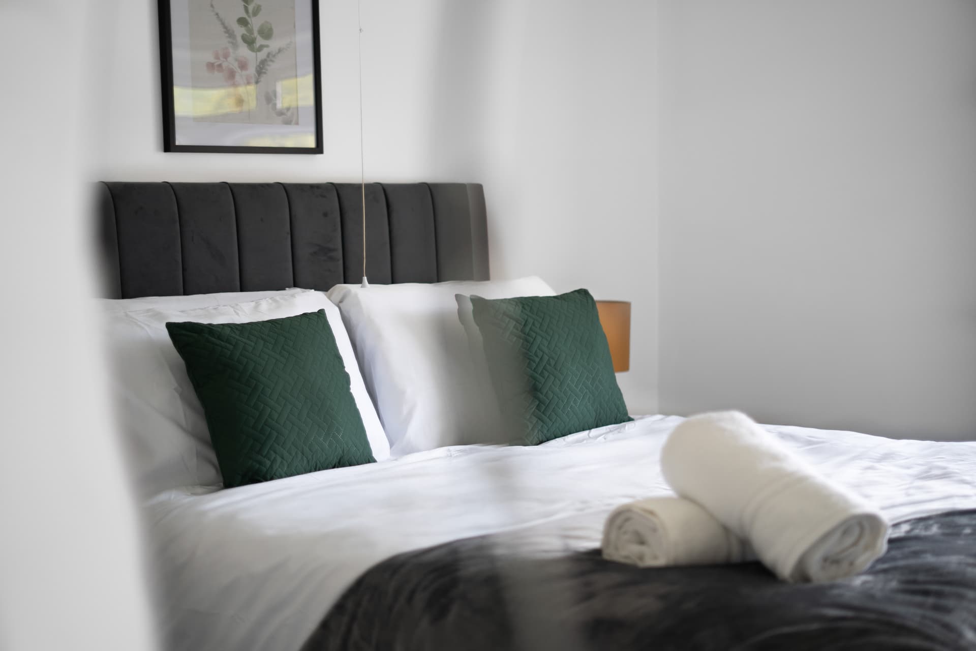 3-Bedroom House w/ Free Parking, Near MAN Airport! - Image 5