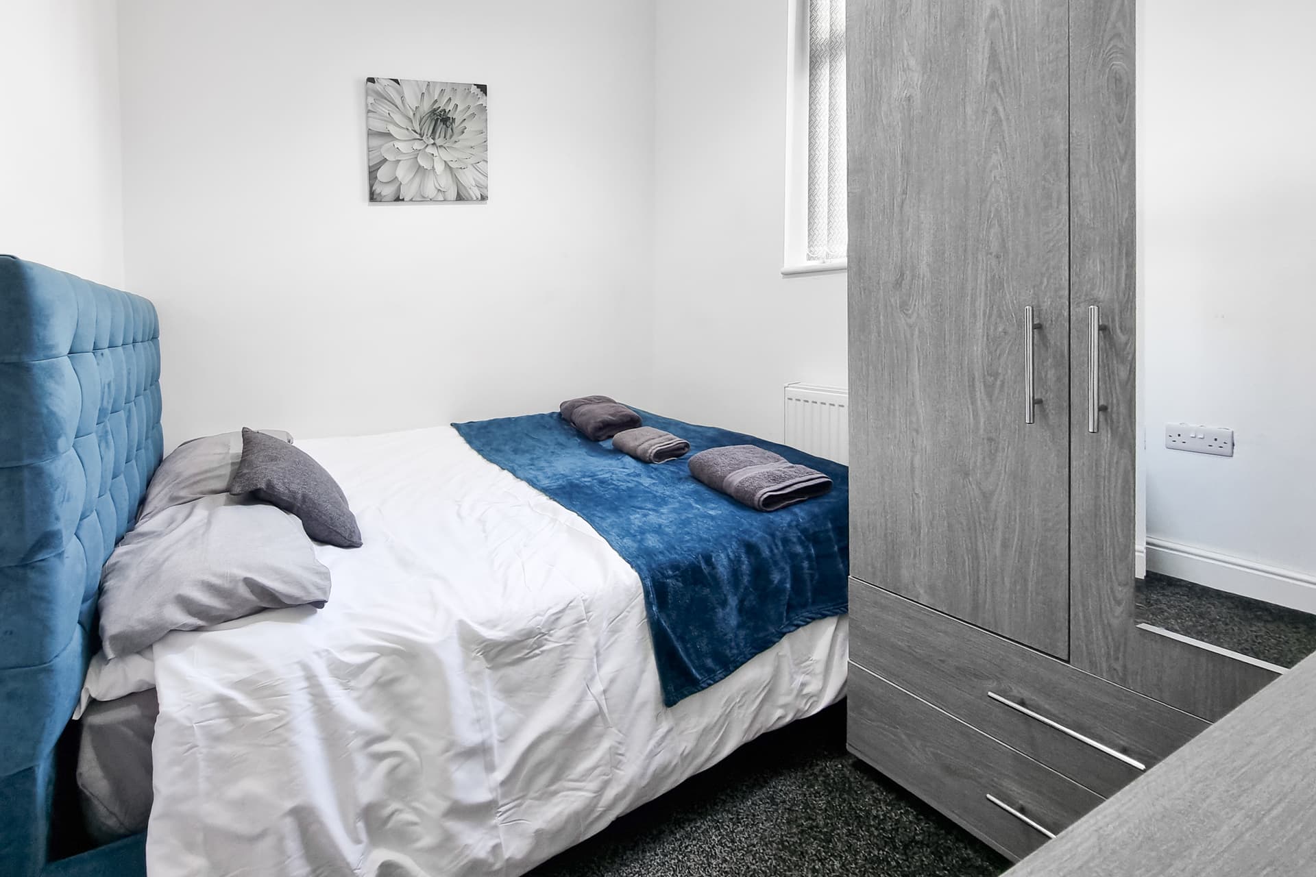 The Cowesby Suite | 4-Bed Home · Street Parking - Image 5