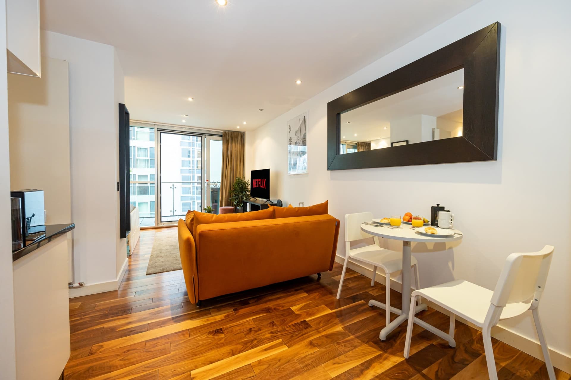 Sunset Haven Studio with Balcony and Free Parking