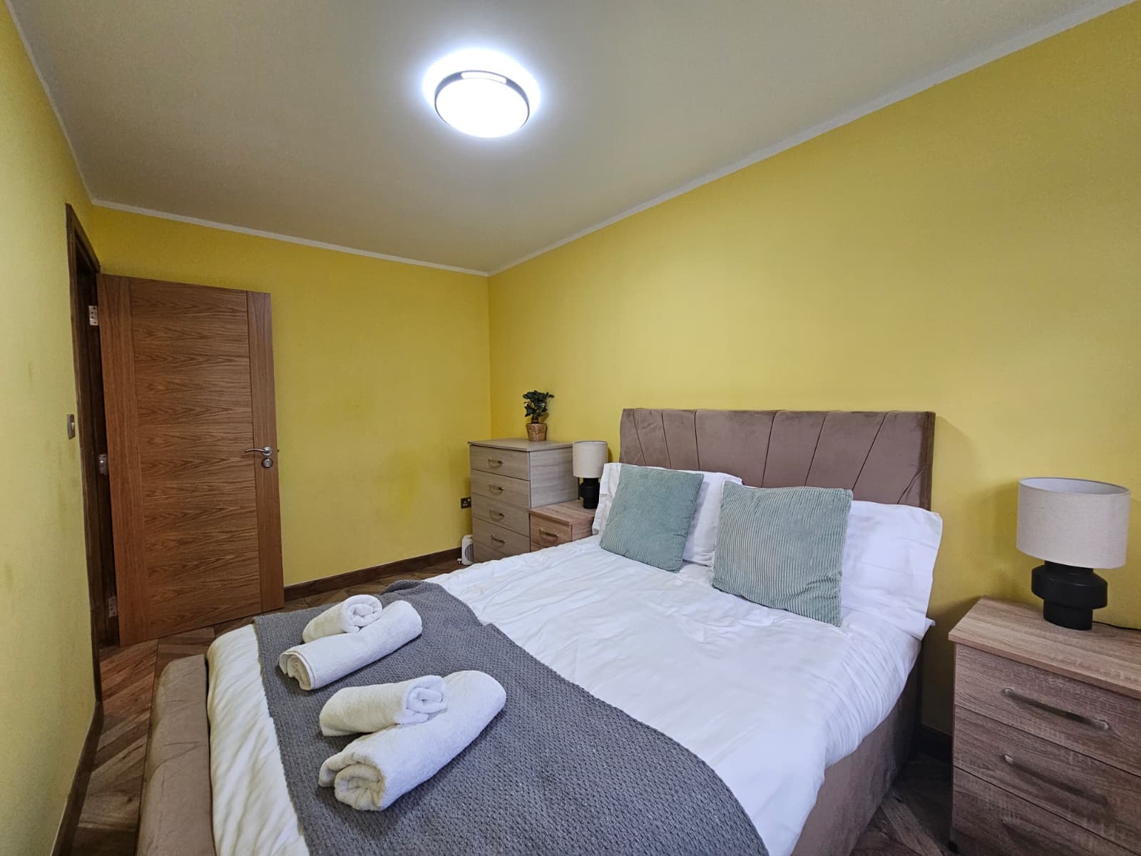 Near Old Trafford | Modern 4BR House for 7 Guests - Image 3