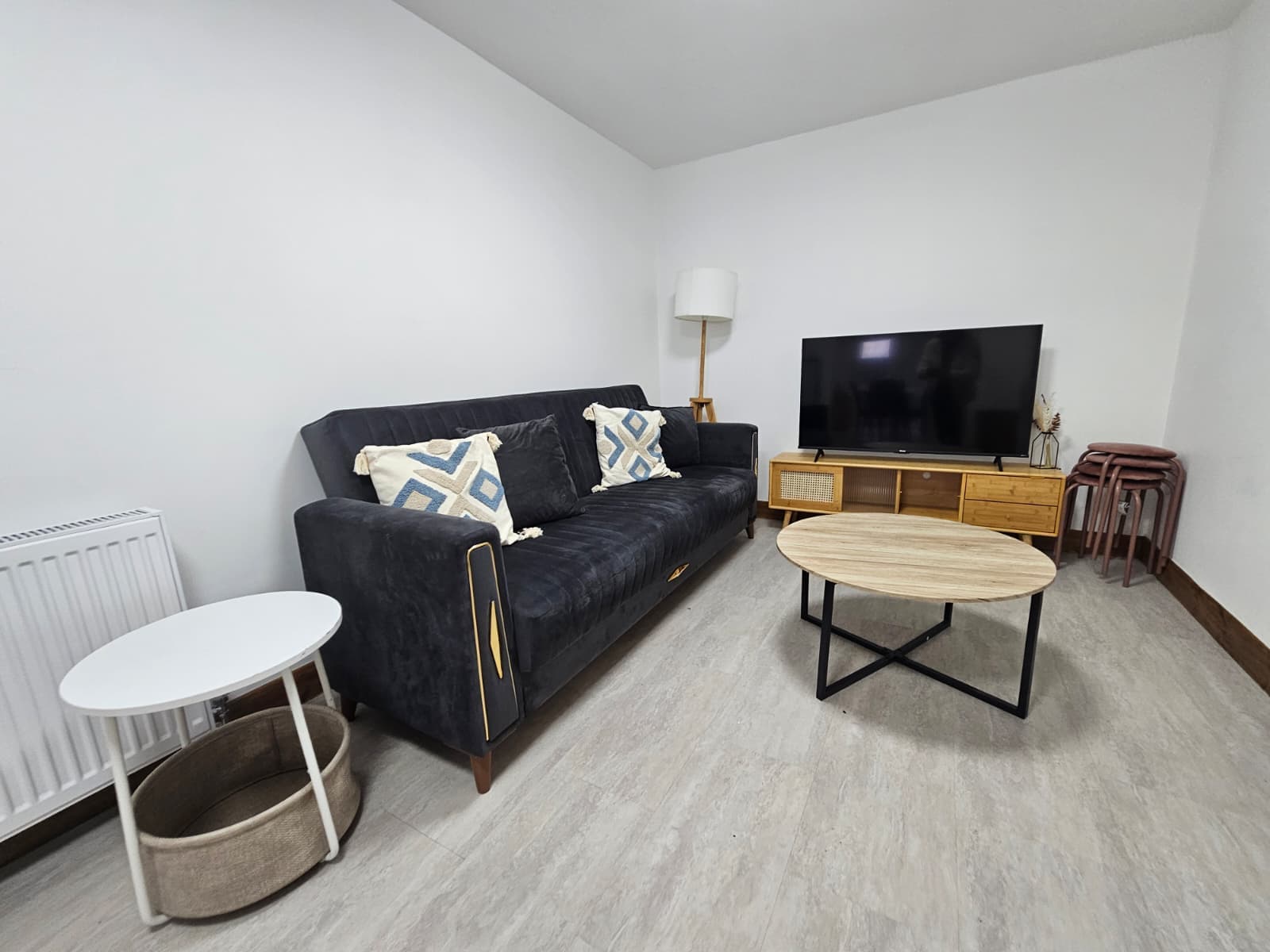 Near Old Trafford | Modern 4BR House for 7 Guests - Image 5