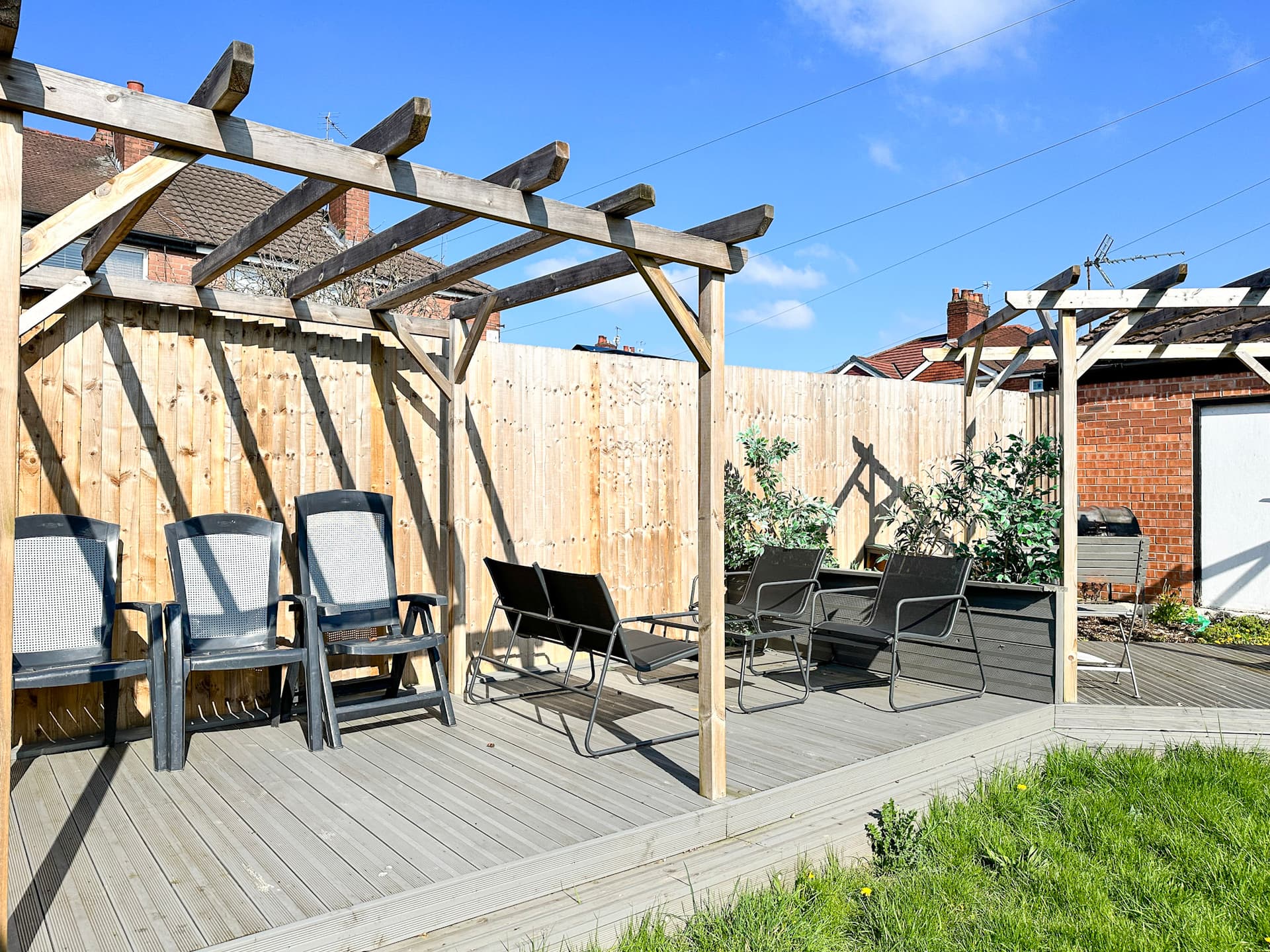 5-Bed Manchester Home | Jacuzzi | Free Parking! - Image 3