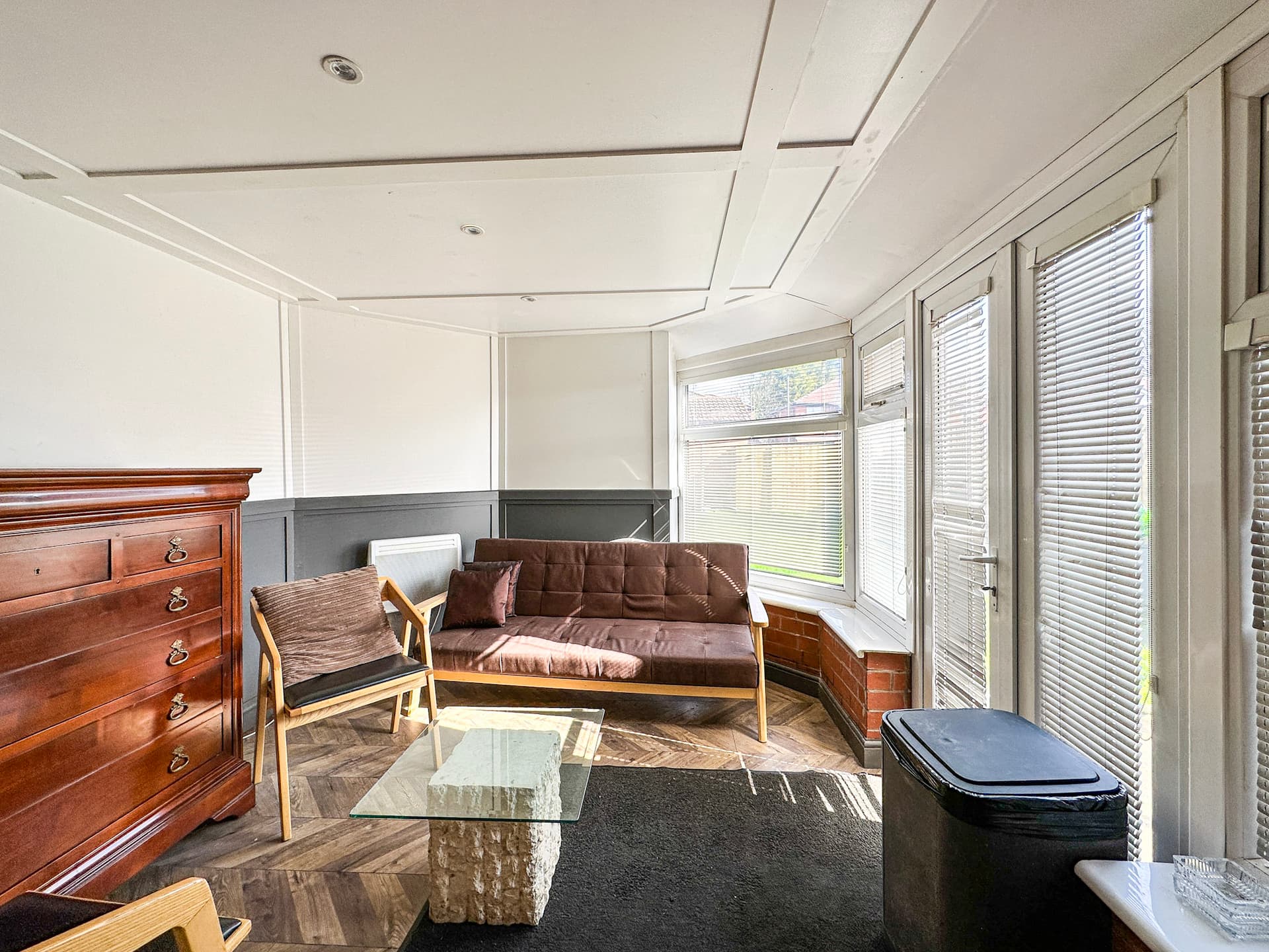 5-Bed Manchester Home | Jacuzzi | Free Parking! - Image 5