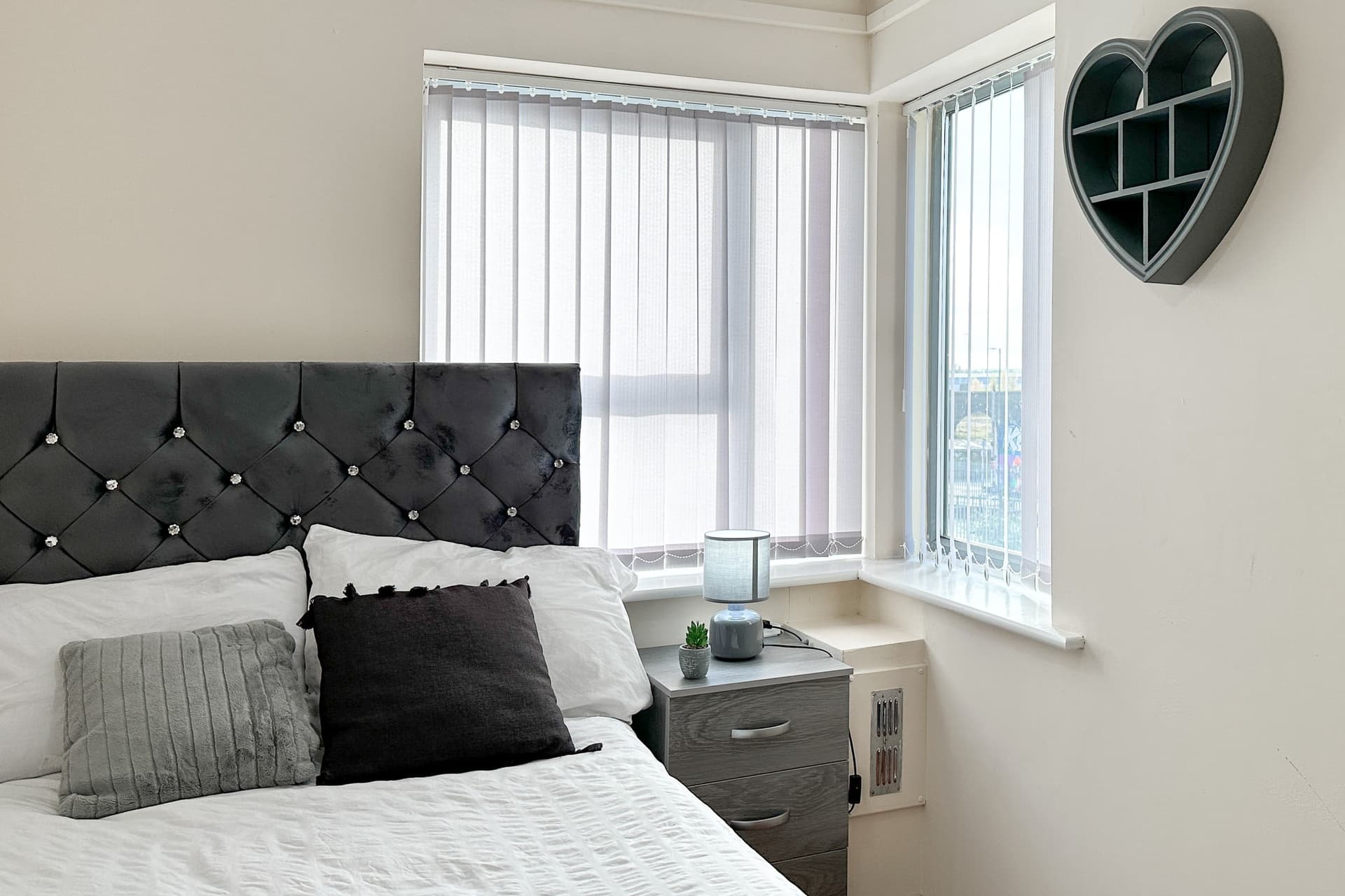 Ashton Co-Living - Private Room Self-Cater - Image 4