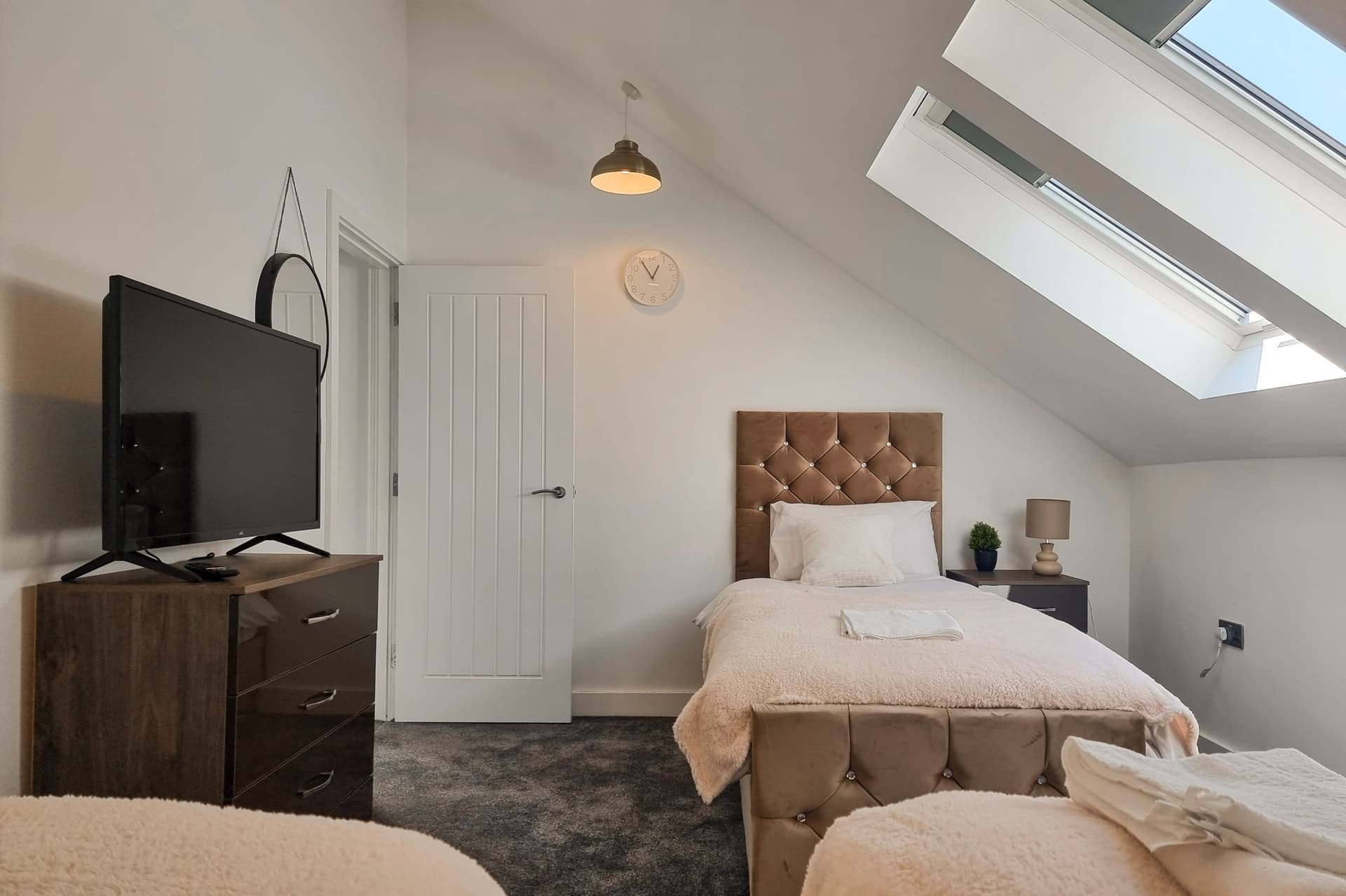 Harmony Living Modern New Build with Parking - Image 2