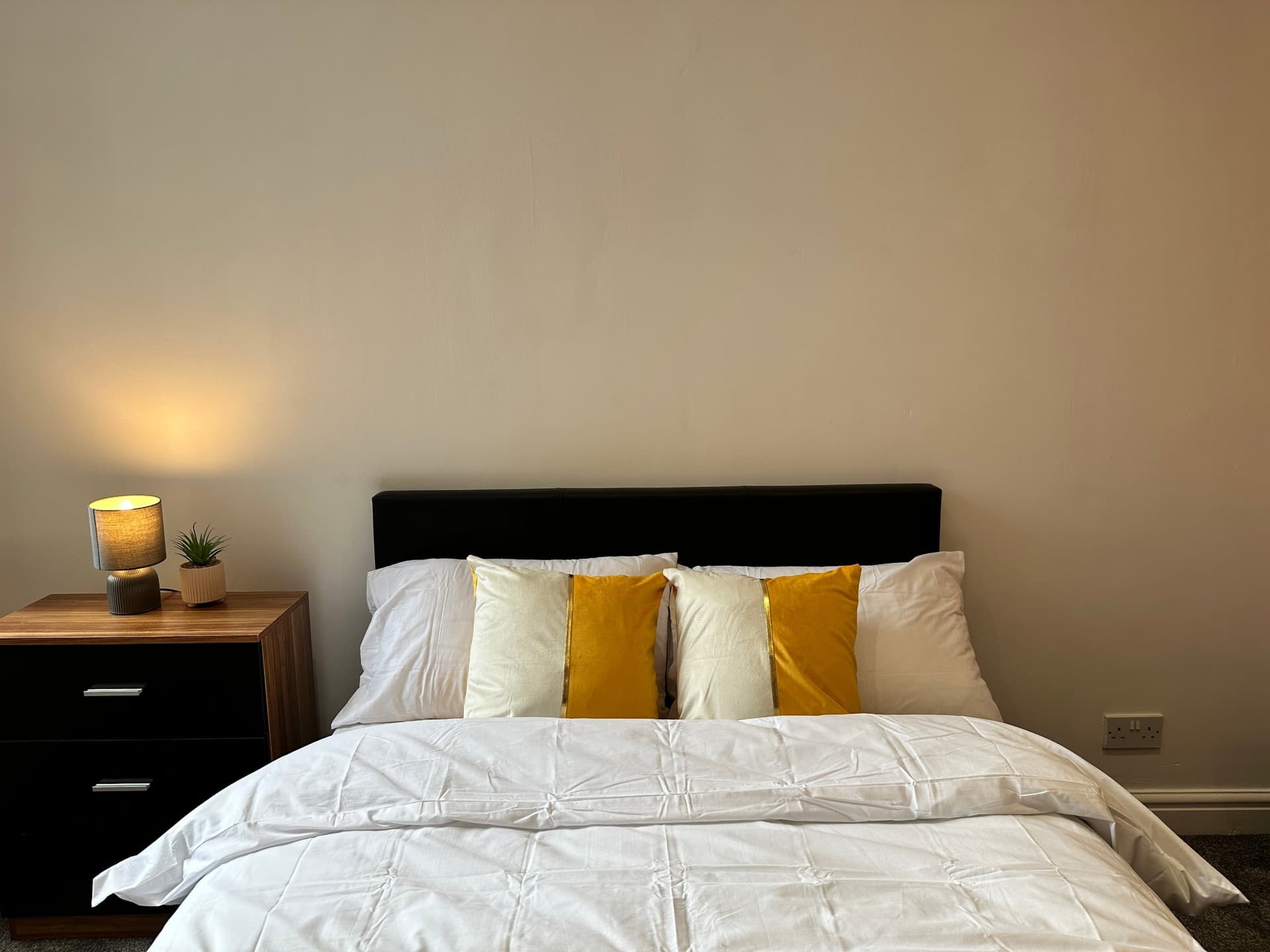 Daisybank Co-Living - Private Room Self-Cater - Image 4